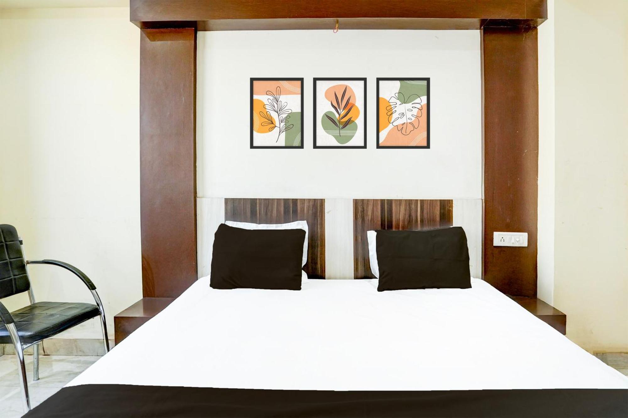 Hotel O Ss Palace Rāipur 外观 照片